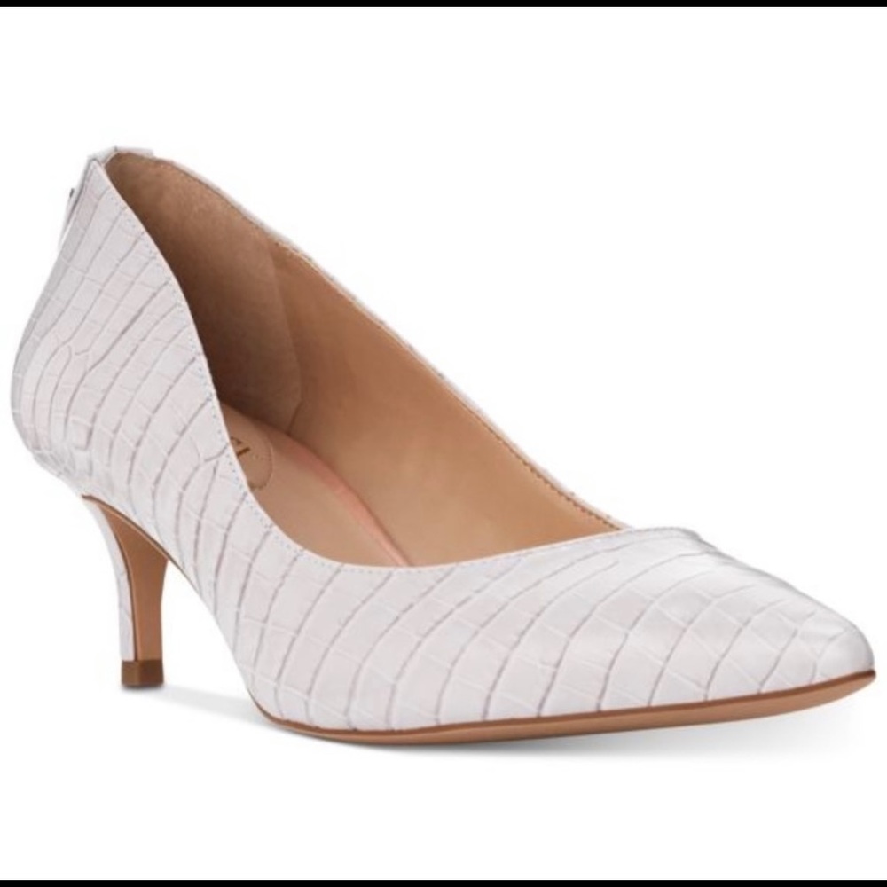 NEW Lauren Ralph Lauren pink lilac croc embossed pumps Size 6